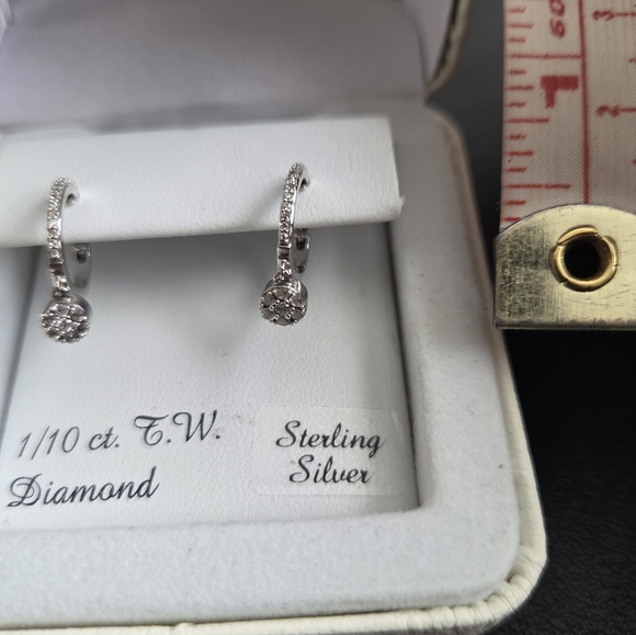 NEW WOMENS 925 STERLING SILVER WITH 0.10 CT GENUINE DIAMONDS DANGLING EARRINGS - Picture 6 of 6